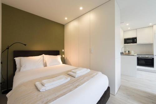 Lordelo do Ouro e Massarelos Apartment | LovelyStay - Modern Loft with Gym & Free Parking minutes away from CBD