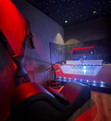 Bourg-Saint-Christophe Apartment | LoveroomXspa