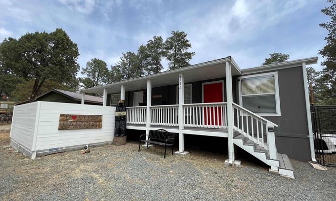 Ruidoso Cabin | Lovers Landing - private hot tub and pet friendly