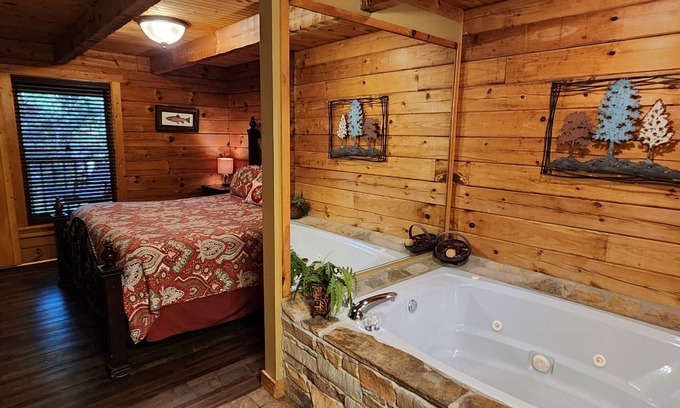 Sevierville Cabin | Lovesong #9- Charming & Clean Log Cabin!