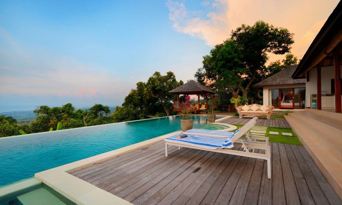 Kayu Putih Villa | Lovina Ocean View Villa - 2BR Paradise