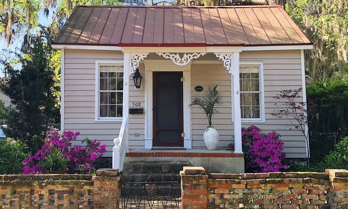 The Point House | Lovingly Restored 1890 Historic Cottage