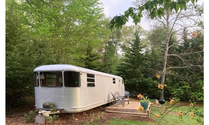Mars Hill House | Lovingly Restored Mid Century Modern, 1951 Spartan Imperial Mansion Camper