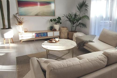 Cronulla Apartment | Lovley sunlit apartment walking distance to Cronulla mall and Cronulla Beach