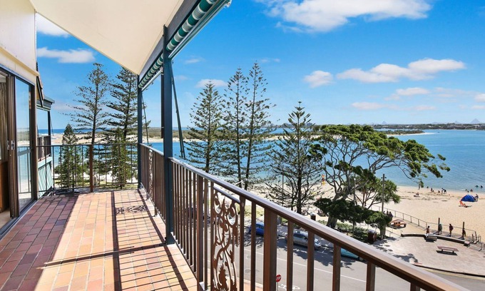 Caloundra Apartment | Lowanna Unit 14, 24 Bulcock Beach Esplanade, Bulcock Beach