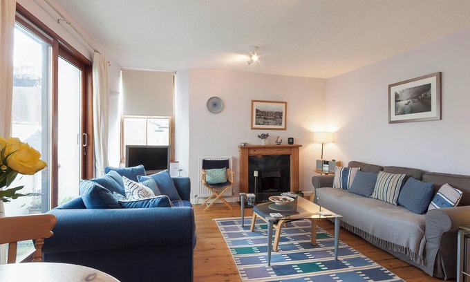 Dartmouth Cottage | Lower Street 10 Flat 3