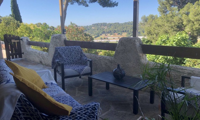 Carqueiranne Apartment | Lower villa and quiet terrace with view 35m2