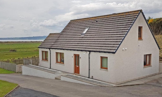 Dornoch House | Lower Whinhill