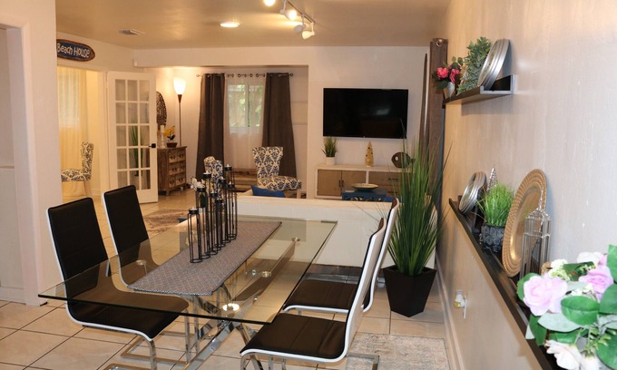 Coral Gables Section House | LOWEST PRICE 4 SPRING BREAK HOME! GABLES, UM, MIA AIRPORT, MIAMI BEACH, DOWNTOWN