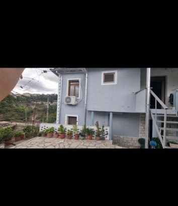 Gjirokaster House | Loykas guesthouse