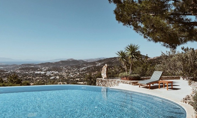 Dagbelen House | lrwwide.com villa Ray Spacious,Luxurious,Contemporary,Swimming pool ,Gym,Jacuzzi
