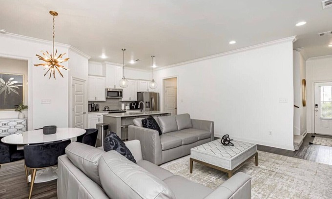 Highlands - Perkins House | @LSU-2 HOMES-6 BdRm Mid/LongTerm