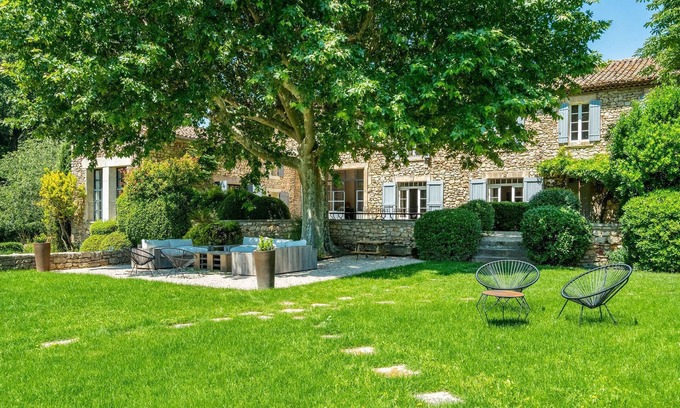 Goult House | Luberon – A magnificent character property – Sleeps 15