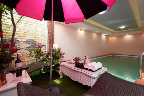 Hanoi Hotel | Lucky Budda Inn Villa