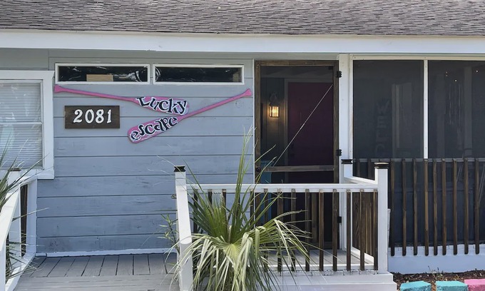 Garden City House | Lucky Escape located in Oceanside Village.