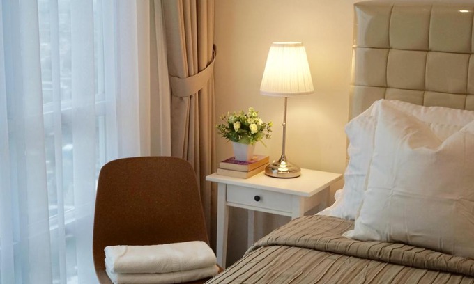 Chinatown Apartment | Lucky Tower Residence 2BR Top Floor Condo