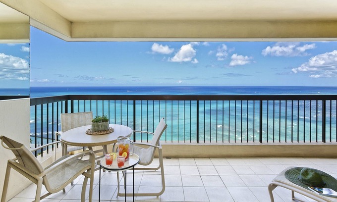 Waikiki Condo | LUCKY YOU! Breathtaking Ocean and Diamond Head Views! Steps to Beach! Parking