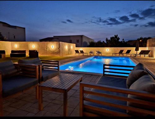 Zadar Apartment | LUCY Apartments with heated saltwater pool and free private parking