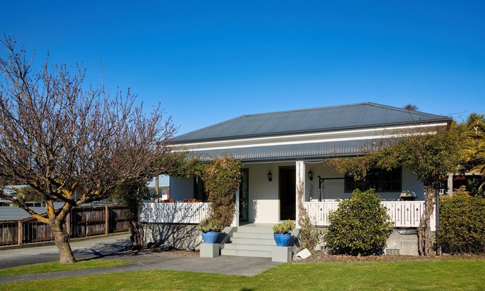 Kaikoura House | Ludstone Villa - Ludstone Villa - A Charming Family Home