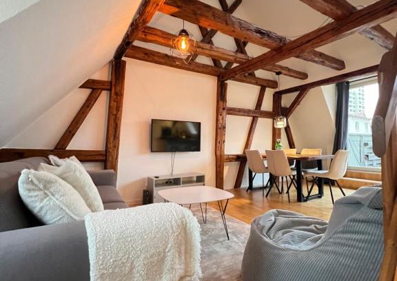 Ludwigsburg Apartment | LudwigsHome Zentralste Lage, Klima, SmartTV, Terrasse