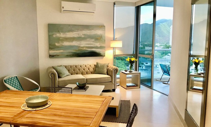 Comuna 2 Apartment | Lujoso Apartamento! Gran Ubicación y Vista al mar