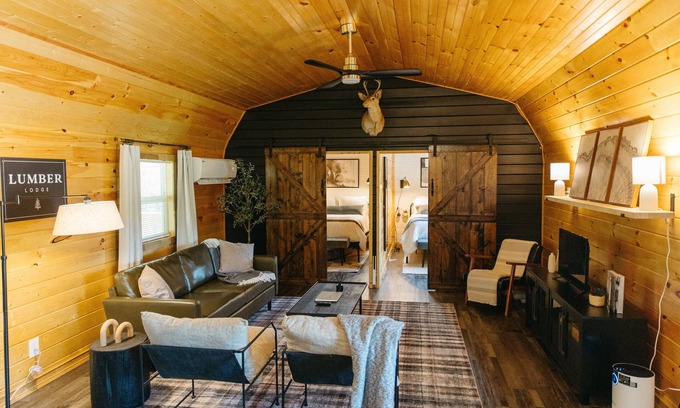 Pine Ridge Cabin | Lumber Lodge RRG - COMFY WOODSY STAY - in RRG/Auxier