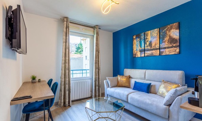 Jean Moulin - Marius Berliet Apartment | "Lumières",centre-ville, fonctionnel, cosy, au calme, avec espace de travail, faculté Lyon 3