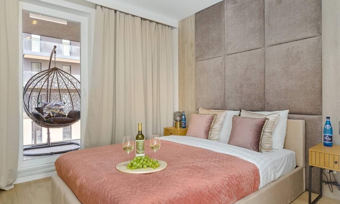 Baluty Apartment | Lumina deluxe apart with balcony