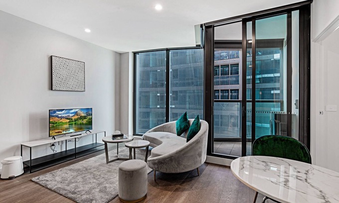 Melbourne Central Business District Apartment | Lumina Suites