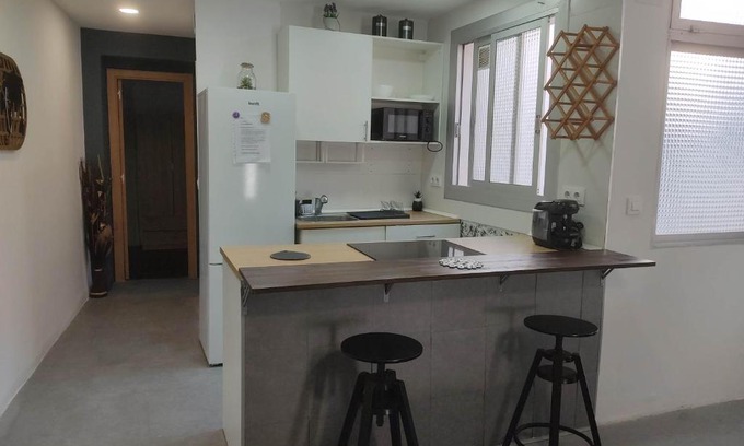 Sagunto Apartment | Luminoso apartamento en centro del pueblo con Wifi y A' A'