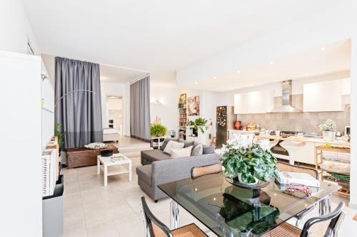 Picanello-Ognina-Barriera-Canalicchio Apartment | Luminoso Nuovalucello Apart- Giardino e Parcheggio privato