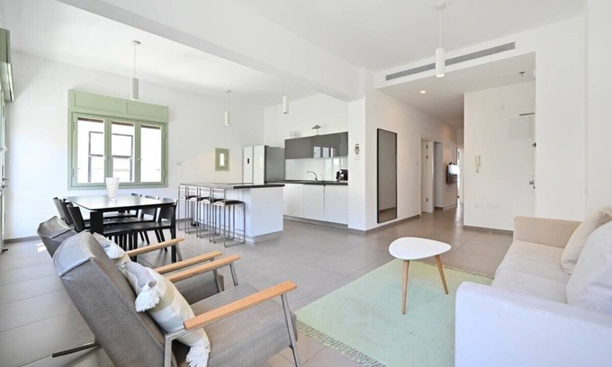 Tel Aviv City Center Apartment | Luminous 3-BR in the Heart of Shenkin by HolyGuest