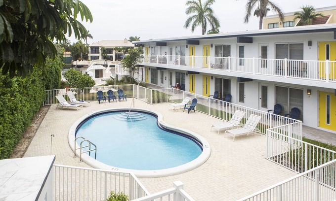 Coral Ridge Apartment | Luminous apart on the canal, pool, F.Lauderdale, Wifi, BBQ, 1,5 mile to beach