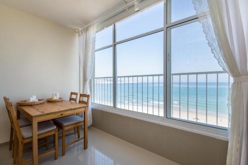 Haifa Apartment | Luminous Sea