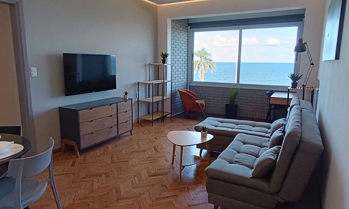 Ciudad Vieja Apartment | Luminous & spacious apartment with stunning sea view in Ciudad Vieja