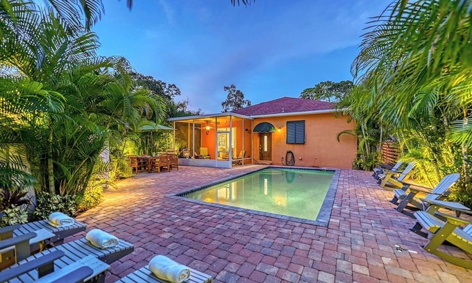 South Sarasota House | Luna Flores: Sleeps 16, Renovation, 2 Heated Pools