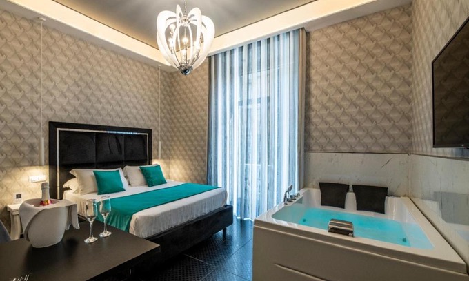 Naples City Centre Bed & Breakfast | Luna Luxury Bed and Breakfast