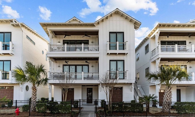 Wrightsville Beach Condo | Luna Sea #155 - Condo in the heart of Wrightsville Beach with Ocean views!