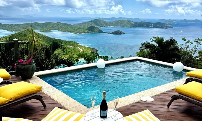 Estate Bordeaux Villa | Lunazul Villa, 2BR/2.5BA, Sweeping Ocean views, Solar/Starlink, Heated Pool