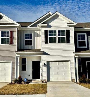 Luray House | Luray Caverns New Townhome with 3 bedrooms with 1500sqft