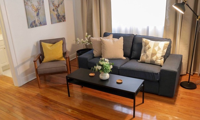 Douglas Apartment | Lush . a true gem 1BD
