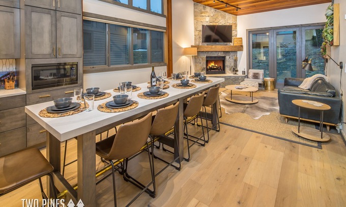 Big Horn House | Lush Ski-in/out Home! Wood Fireplace, Grill, Walk to Resort!
