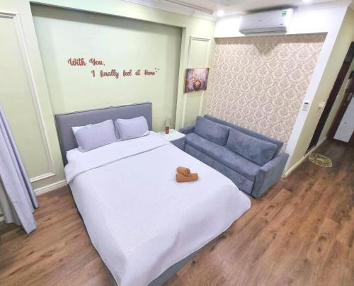 Hoan Kiem Apartment | LushStay Hanoi - Balcony-Bathtub Suite