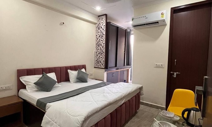 Udyog Vihar Hotel | Luvi Casa