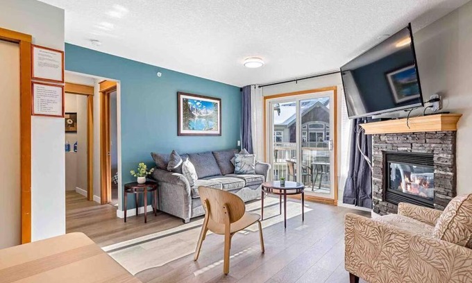 Canmore Apartment | Lux 2BR 5BD Suite Mountain view!