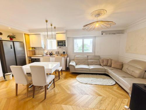 Belleville Apartment | Lux Belleville