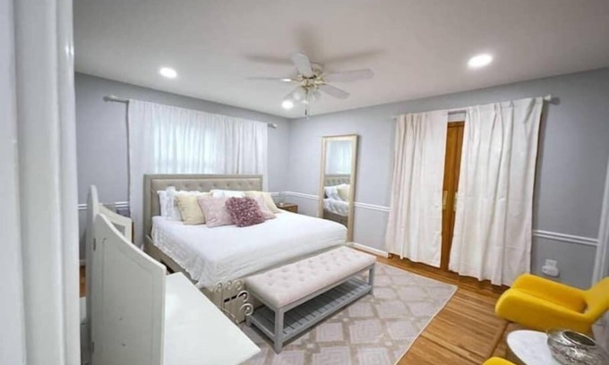 Colesville House | Lux Family Xcape with HotTub, Fireplace, Deck, BBQ