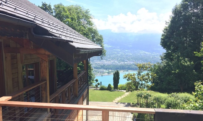 La Chapelle-du-Mont-du-Chat Ski Chalet | Luxury chalet, sauna, spa, fitness, lake view, beach 10 min away