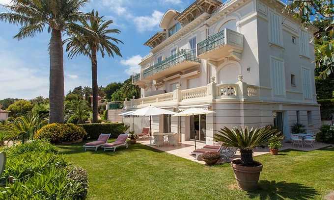 Sainte-Maxime Apartment | Lux. ground-floor apartment in Art Nouveau villa, private garden, ocean view