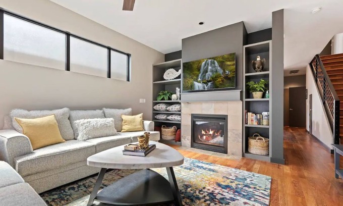 North End House | Lux Home w/Hot Tub+Fire Pit steps from Hyde Park